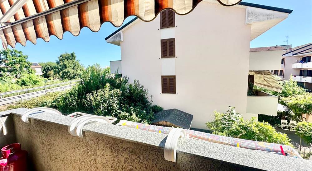 Balcone cucina e camera